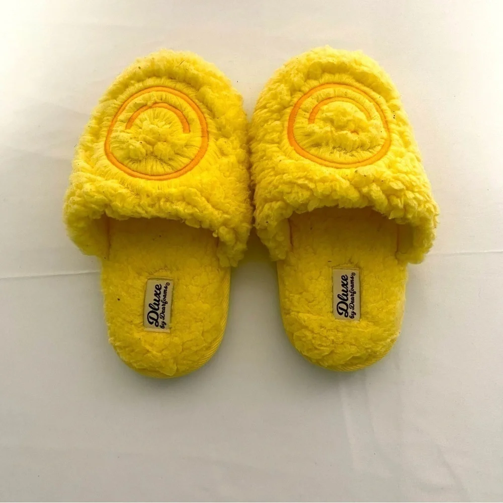 Dluxe by Dearfoams Kids 13-1 Happy Face Slides Slippers Smiley Emoji